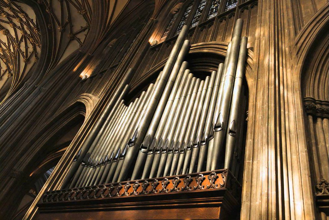 stmaryredcliffe's tweet photo. Lunchtime at Redcliffe, our series of #free organ recitals, continues today @ 1pm-1:50pm. Join us to hear @OrganistPaul play music by #Vierne, J.S. #Bach, #Brahms, #Handel, #Locklair & #Harwood on our superb Harrison & Harrison organ https://t.co/Qm09MKevhC https://t.co/B0tDL4N7hy