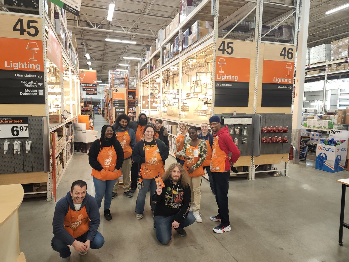 MahmoudTanana's tweet photo. Another great closing meeting last night! Chris-CXM, rolling out a new "Rockstar" recognition program to drive GET! Amazing involvement from our closing team! @McFarrenGary @AthiaRenee @AnthonyPeeples5 @LernerPeaceful @Elster125 @lisajacobs75 @PaulMcDevittTHD https://t.co/Di5aruRJlh