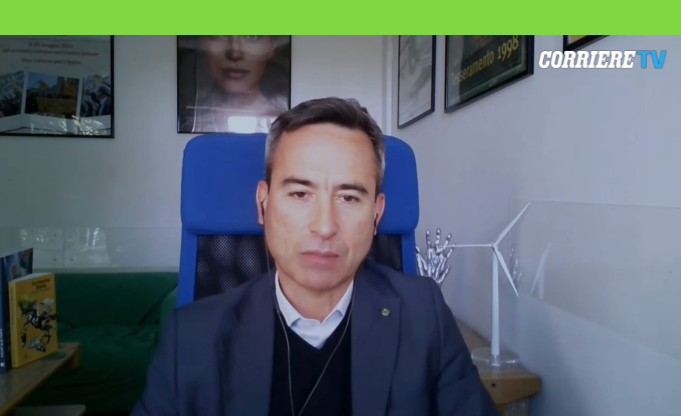 "Per dare un contributo concreto al dibattito politico e all'attuazione della #trasizioneecologica con <a href="/Greenpeace_ITA/">Greenpeace Italia</a> e <a href="/WWFitalia/">wwfitalia</a> abbiamo presentato 10 proposte al Governo per liberarci dal #gas" 
<a href="/StefanoCiafani/">Stefano Ciafani</a> a #colazionidigitali <a href="/CorriereLOGIN/">Corriere LOGIN</a> 

Qui:legambiente.it/comunicati-sta…