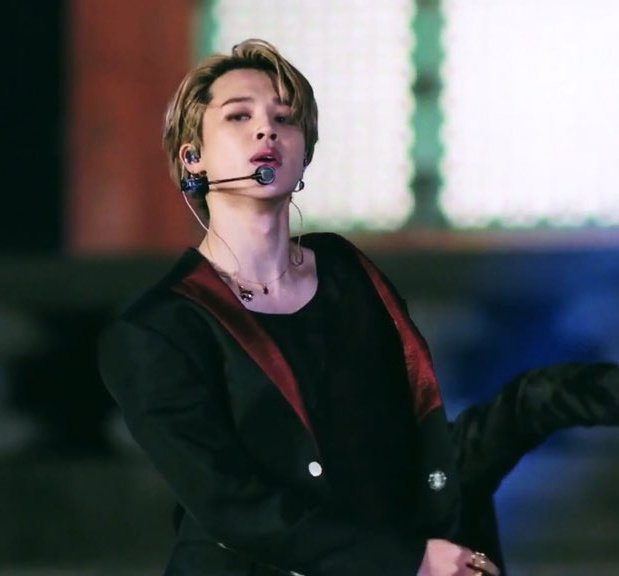 PJM_data's tweet photo. K-news media used Jimin to highlight the influence of the wearer on the design of custom hanboks!

Jimin's Jimmy Falon "IDOL" hanbok was designed specifically for Jimin, according to designer Kim Rieul "The most important thing to consider is the person that wears the clothes" ✨ https://t.co/o1NM4RRKGp