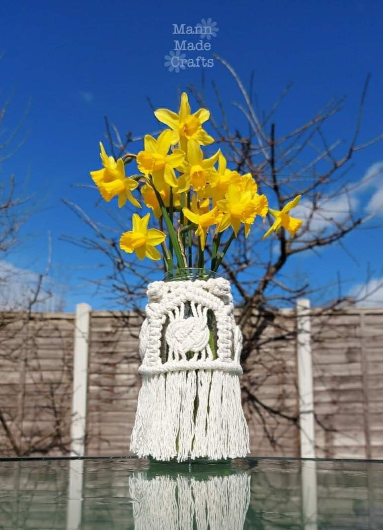 MannMadeCrafts's tweet photo. Hi everyone I've been busy working on my 100 macrame jam jar project for my wedding next year. This is Jar no.15. Follow my Instagram @mannmadecraftsuk to see the previous 14 designs.
#macrame #macramejamjars #lovemacrame #macramewedding https://t.co/5LXc0F8nAs