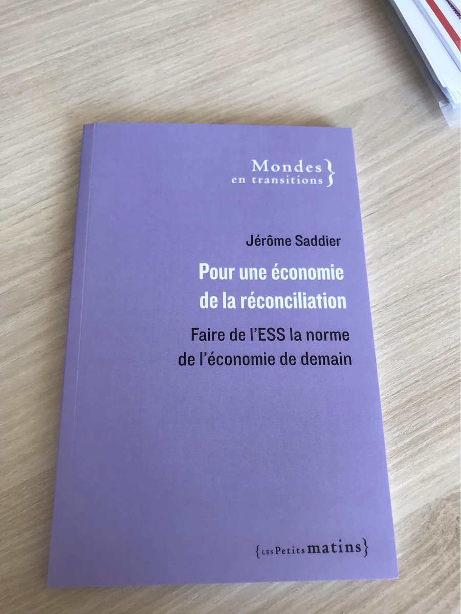 Il est arrivé ! Prochainement en librairie (le 7 avril)… Merci à tous ceux qui m’ont inspiré et aidé à en accoucher (spéciale dédicace <a href="/camille_dorival/">Camille Dorival</a> et <a href="/EdtPetitsMatins/">Les Petits Matins</a>).