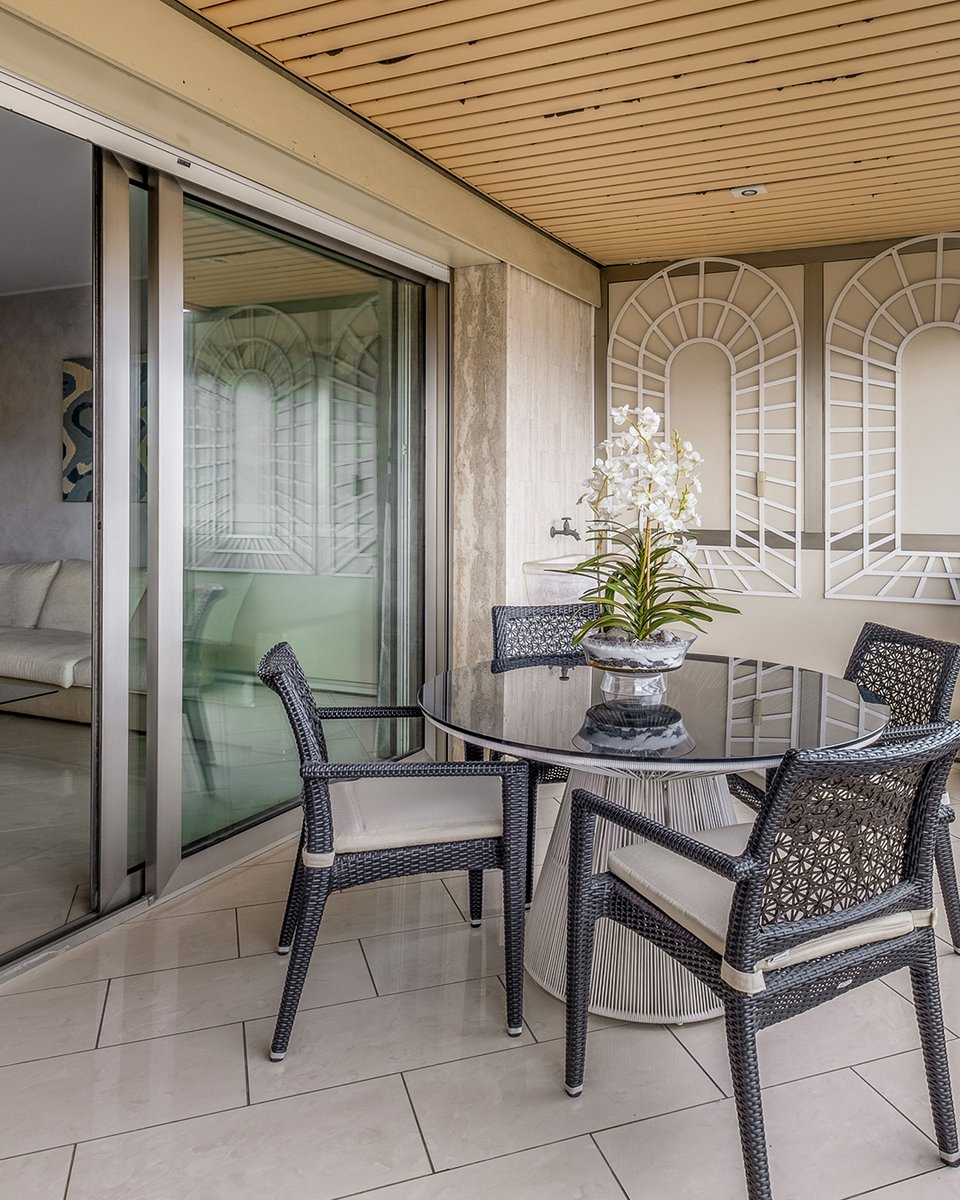 Property a few steps from the beaches 🌊

Beautiful 4 ROOM apartment in a luxury residence located on Avenue Princess Grace, a few steps from the remarkable Japanese garden and the new Mareterra district.
dotta.mc/monaco/vente/v…

 #luxurypropertiesforsale #monaco #DottaImmobilier