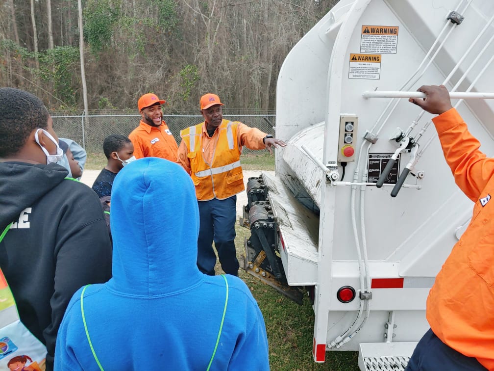 KinstonPublServ's tweet image. We had a great time yesterday meeting with the 4th &amp;amp; 5th graders of Lenoir County Public Schools at their Career on Wheels event! #NCPublicPower