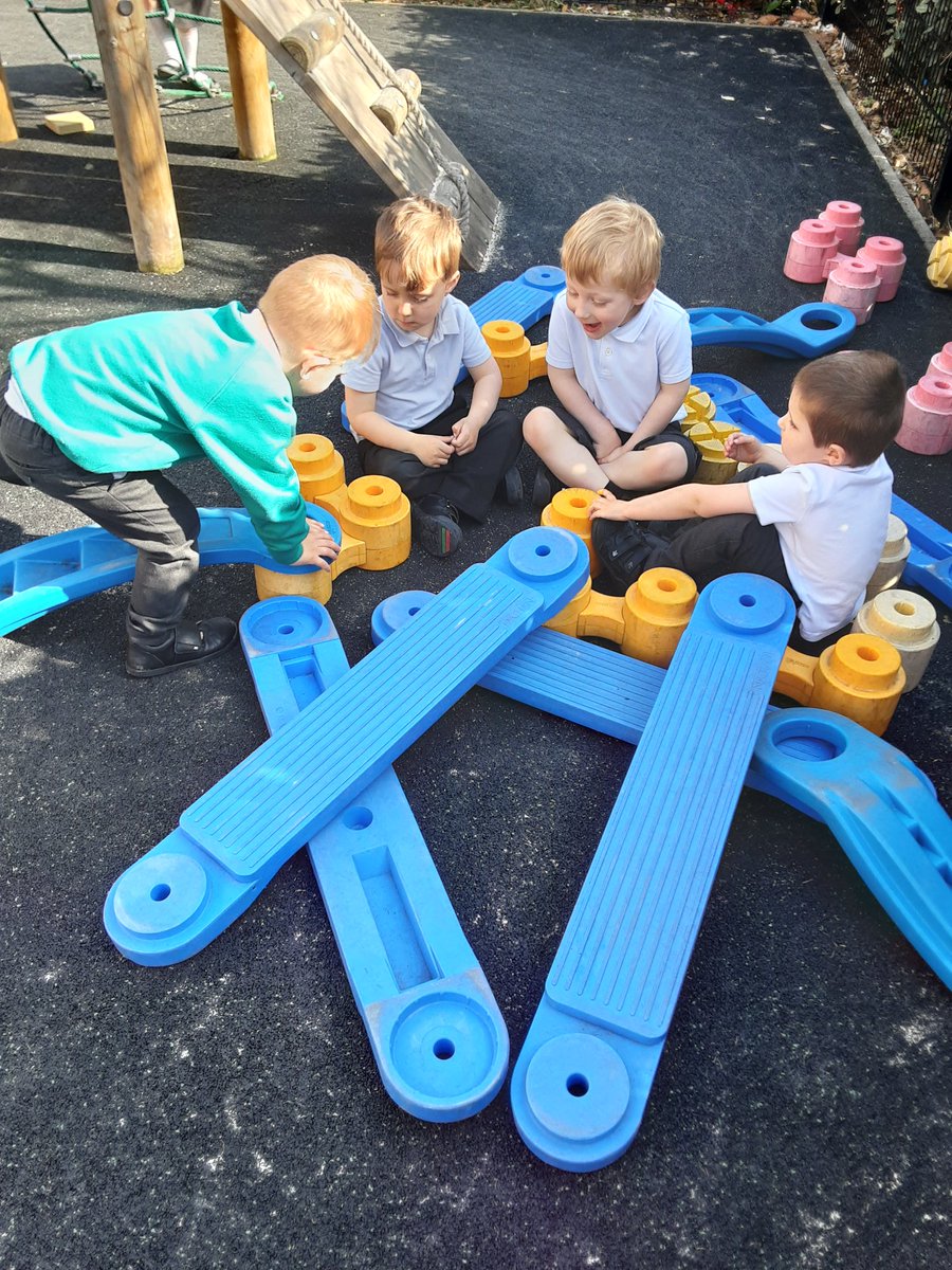 gcpfs1's tweet image. The children in Waddles Nursery have been enjoying the lovely sunshine today, Spring is finally here 😊 @PrimaryGreat #gcpphysicaldevelopment