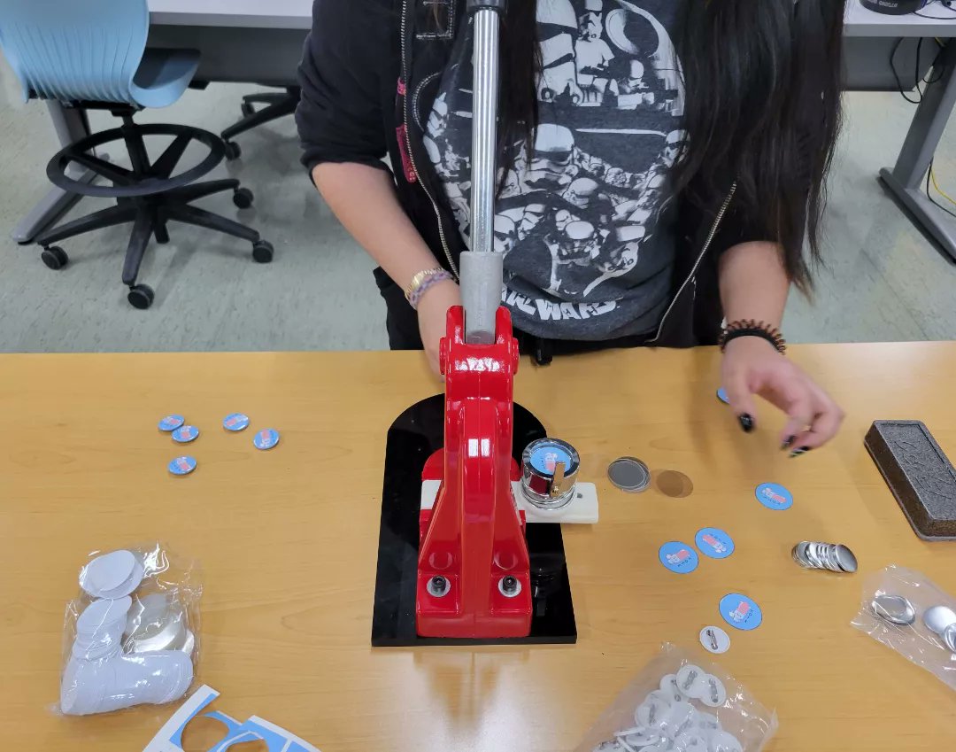 Ms. Aguilar's Civics students utilized the STEAM lab in our Maker Space to design and create their own buttons, videos, and flyers to promote their Participatory Budgeting projects before the schoolwide vote! #hoothoot #GetInvolved #EarlyCollege #STEAMhighschool  <a href="/CPSCivicLife/">CPS Dept of Student Voice & Engagement</a>