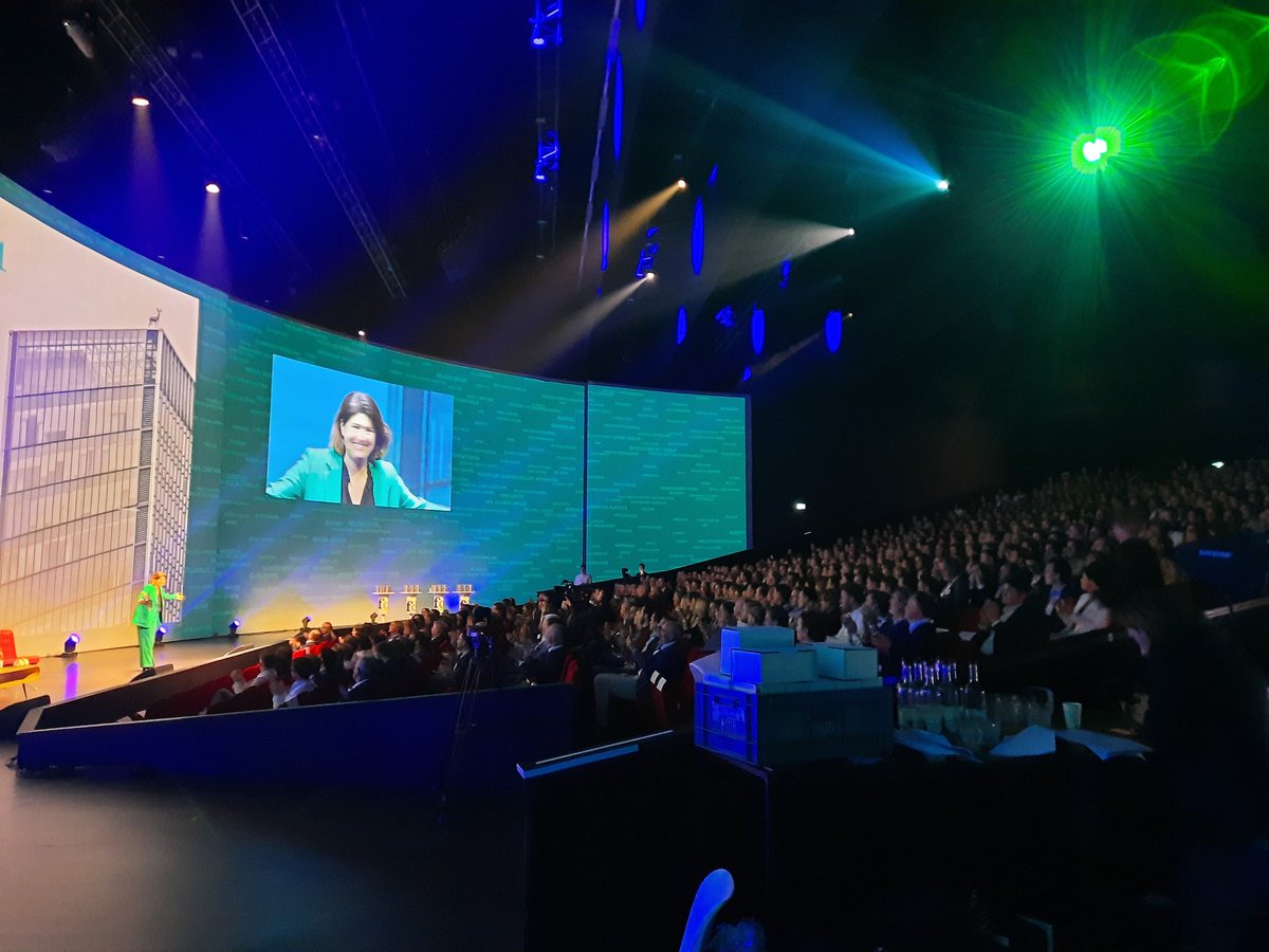 Yes, het kan weer! Na een uitstel van vier maanden eindelijk een FD Gazellen-bijeenkomst. De snelst groeiende ondernemingen van Nederland worden weer in het zonnetje gezet. #fdgazellen