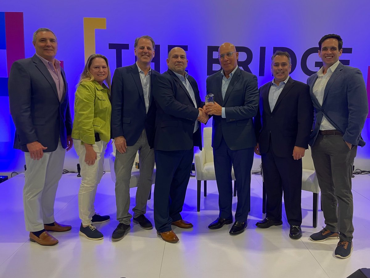 EvolvTechnology's tweet photo. ICYMI last night, we received this year's @SIAOnline New Product & Solutions Award in the Law Enforcement / Public Safety / Guarding Systems category for Express 4.0. Read more: https://t.co/SflCKs2F39
#ISCWest #ISCWest22 #ISCWest2022 #SecurityIndustry https://t.co/kV6EEDeA6E
