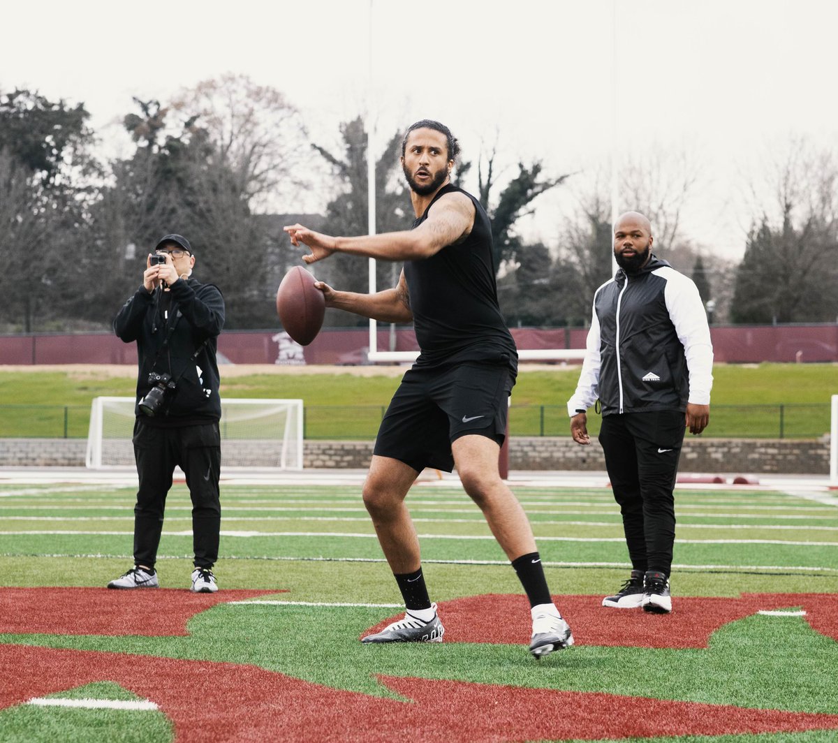 QuincyAvery's tweet photo. Had the opportunity to hit the field with @Kaepernick7 I also get the opportunity to work with a ton of NFL quarterbacks and with his talent he should have him on an NFL roster. https://t.co/x1wtbPg9qd