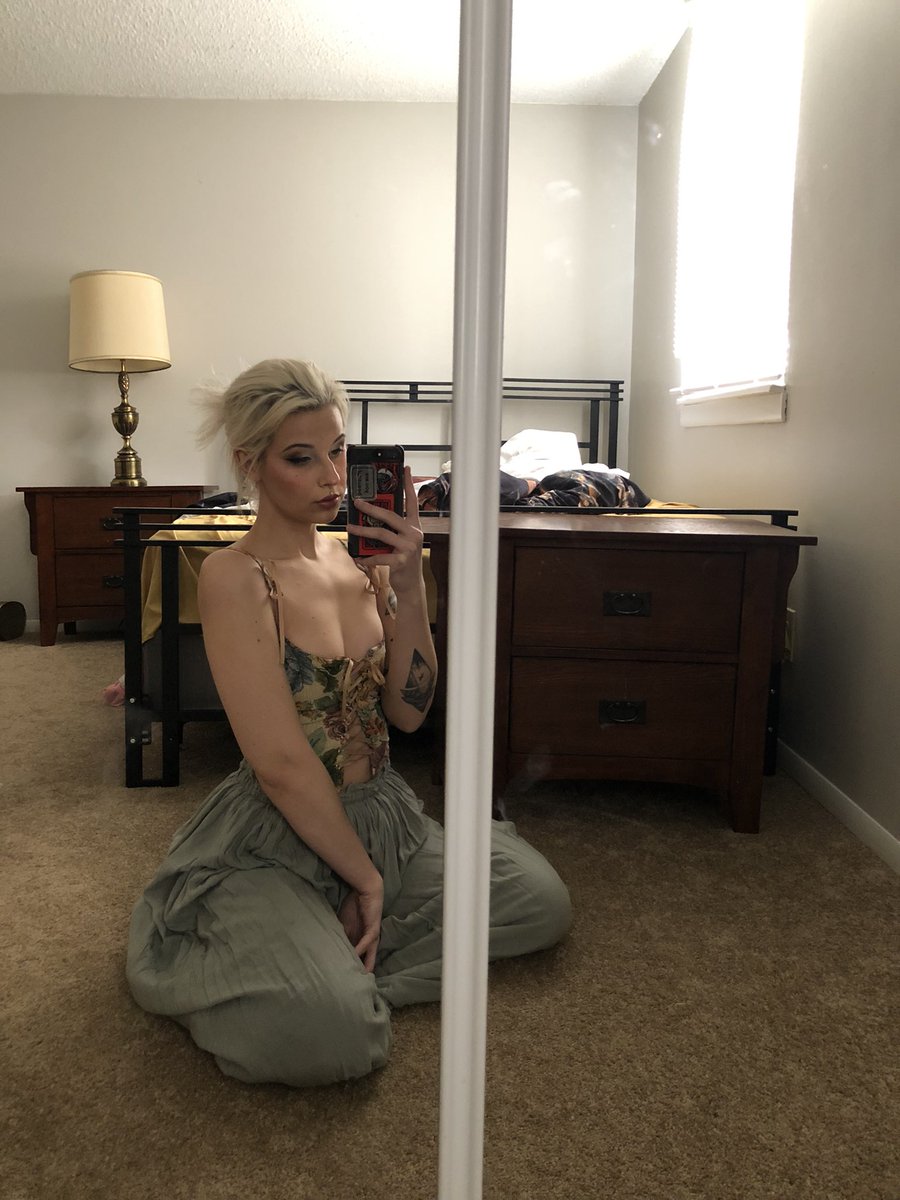 𝕓𝕣𝕚𝕔𝕜𝕜 🌛 $6.66 OnlyFans ✨ tweet media