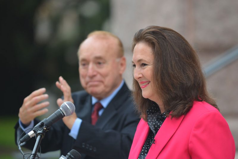 BJPolitics's tweet photo. DA Kim Ogg on defunding law enforcement in Harris County forcefully demanding that newly created management office stop defunding law enforcement in Harris County #hounews @HarrisCountyRP  https://t.co/4Ry0BrJa5j https://t.co/f9ZYi37oR8