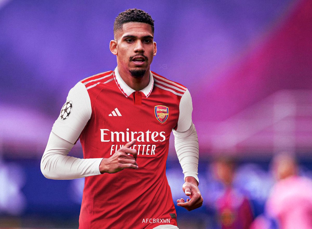 now_arsenaI's tweet photo. Arsenal have offered Barcelona centre back Ronald Araújo a deal worth €6m a year to join the Gunners next season, as per @gerardromero. 

Araújo has played 52 times for Barcelona &amp; 7 times for Uruguay despite only being 23 years of age.

📸| @afcbrxwn https://t.co/ieVwJ4os5B
