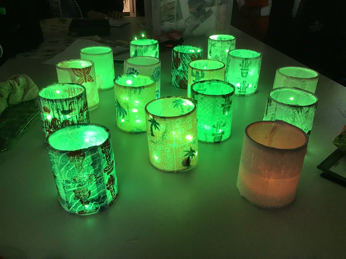 RSch_DesignTech's tweet image. Year 7’s finished lanterns. It’s a bag and lantern repeat pattern printing project. So proud of these pupils! #choosetextiles #recognisablyroundhay @RSch_DesignTech @RoundhayHead