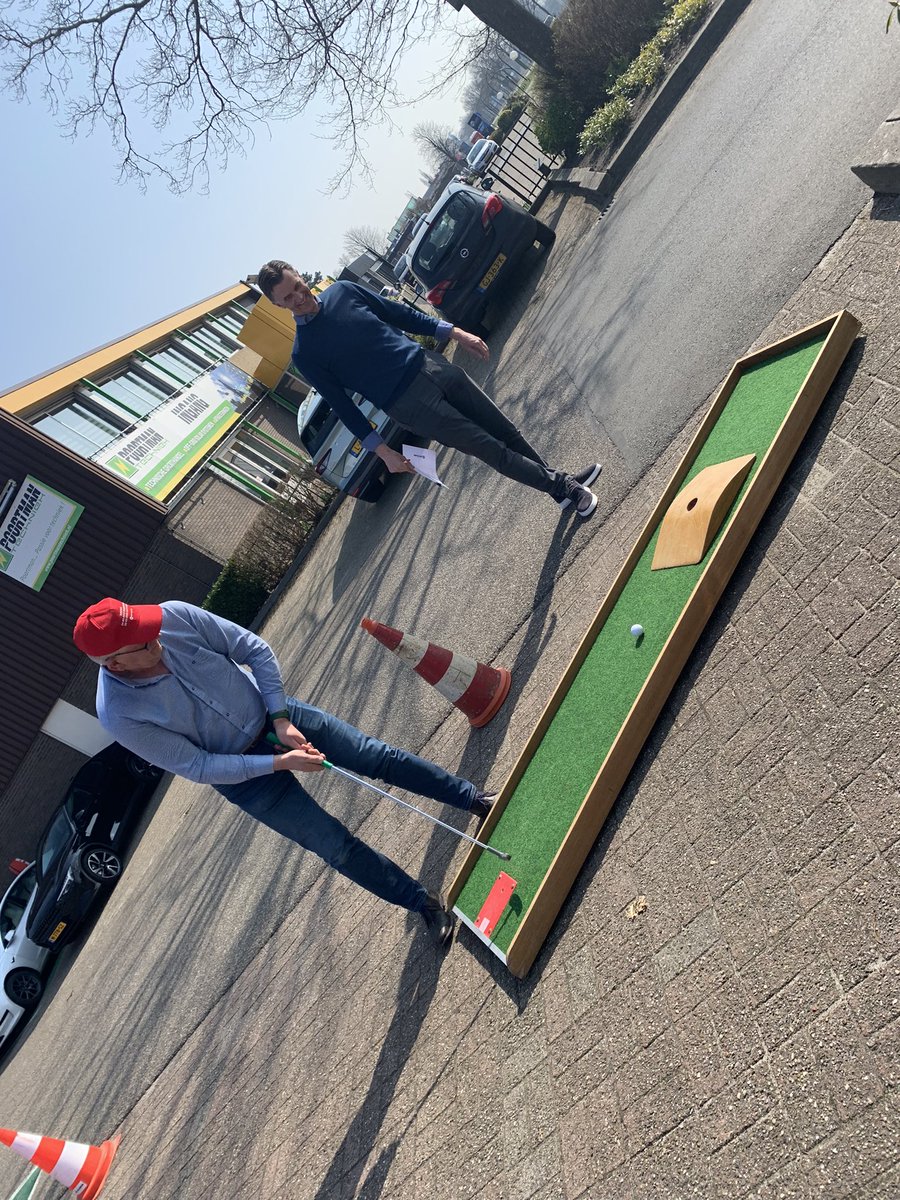 LinekeTalsma's tweet photo. Een mooi uitzwaai moment voor ús Douwe @VanWijnenGroep #Heerenveen #Gorredijk. Nu lekker gaan genieten @KosterDouwe ! https://t.co/LbYOYU04Ra