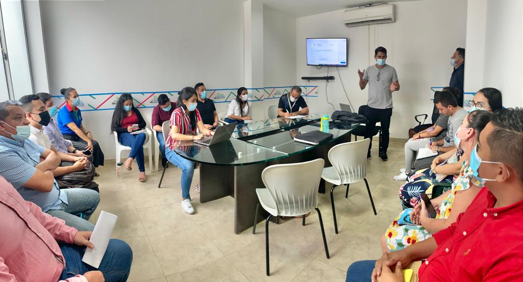 PlaneacionMeta's tweet photo. Gracias a la articulación entre @GobMeta y el programa de Gobernabilidad Responsable de @USAID_Colombia, la @ESAPOficial y @DAFP_COLOMBIA llegamos a @VistahermosaM para asistir técnicamente al gobierno municipal en temas de gestión territorial, financiera y manejo de plataformas. https://t.co/UdPaZUvlWR