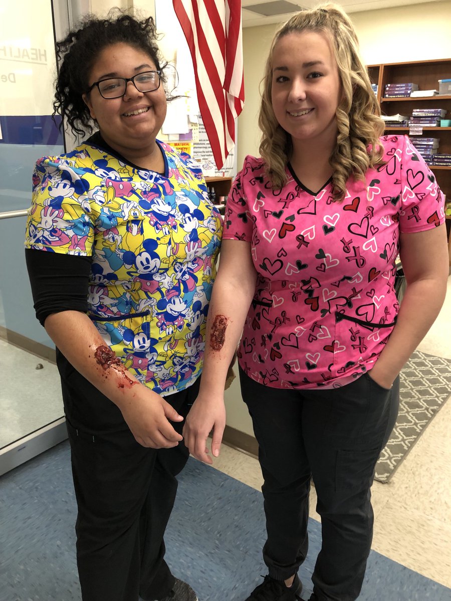 MECTC_Buffalo's tweet image. These students dealing with how to care for bullet wound and burn. #MSHT #MECTC