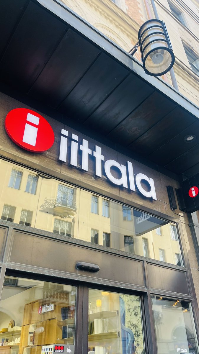 darkorobovic's tweet photo. @MsMoneypenny11 tänkte stanna till och plocka lite klistermärken till dina glas. Hur många vill du ha? https://t.co/gDJjeUDqGQ
