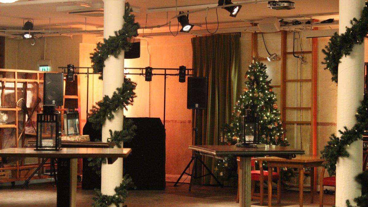 It’s never too early to start thinking about #Christmas #parties and our venue is the perfect setting. Brimming with retro #style and #character, it’s ideal for #drinksreceptions, #festive #dinners and #trendy Christmas parties: bit.ly/3sYj59x

#christmasparty2022