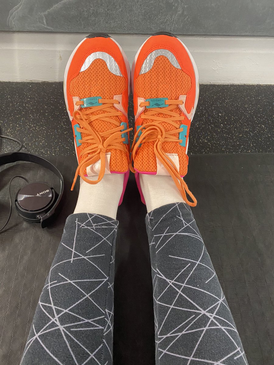 spring mood 🌸🌼🌻🍊 #mood #active #activewear #gymlife #trainers #gymstyle #over40lifestyle #over40gymlife #over40model #over40women #over40andfit #fitnessmodel #FitnessMotivation #london #gym #lifestyle #SpringBreak #thursdayvibes #100happydays