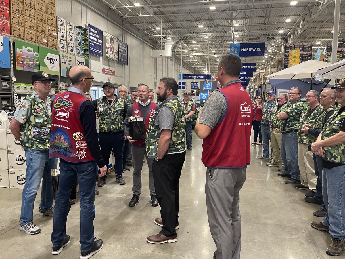 We are ready to win spring in the North Division! Thanks to Store Manager Travis Caldwell and his team at Store 1160 in SE Cincinnati, OH for having me. Looking great!