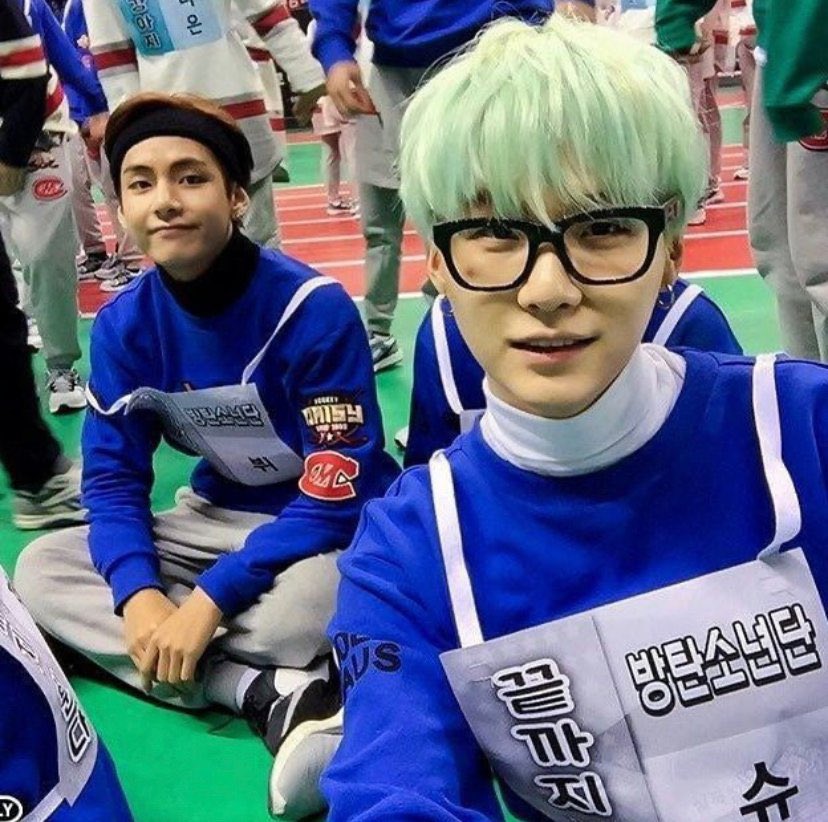 OnyxBlueAndGrey's tweet photo. BUTTER THE GAP WITH MINT GREEN YOONGI AND V 💜

✨RT &amp; REPLY✨

Keep listening to 2021 SOTY: #BTS_Butter by #BTS . https://t.co/FoKb0E2Tqn