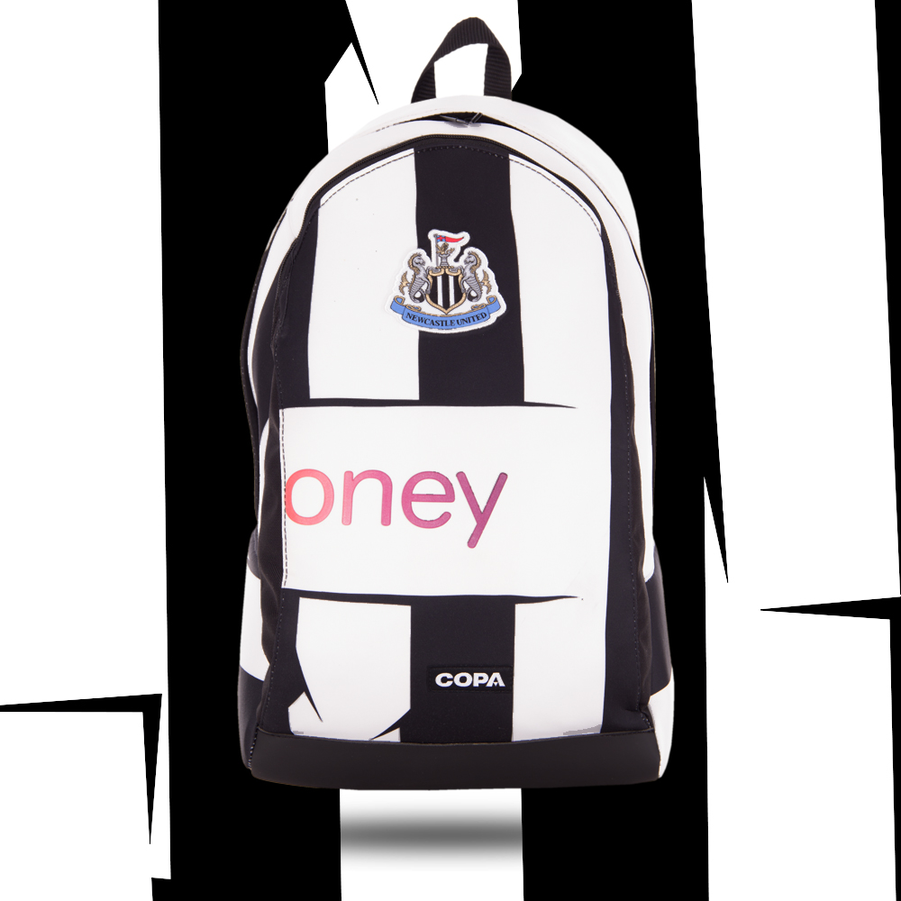 COPAfootball's tweet photo. - First come, first served! –

Our #RecycledBags, all made out of official classic football shirts, are unique. Only one was made of each piece. By hand. This Backpack has just been launched on https://t.co/ff2N5X4JK9.

#NewcastleUnited #nufc #recycledbagssince2006 #oneofakind https://t.co/PQQBCxt6jn