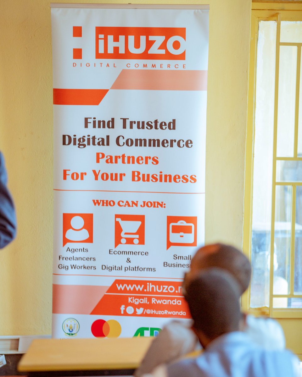 HubHuye's tweet photo. Muri @huyeDistrict hari kubera icyiciro cya mbere  cy'amahugurwa agenewe aba-Agents batanga serivise hifashishijwe ikoranabuhanga agamije kubongerera ubumenyi. Aya mahugurwa y'iminsi 2 Yateguwe na #HESC
@ICTChamberPSF binyuze mu mushinga 
@iHuzoRwanda @RTN_Rw 
@PSF_Rwanda https://t.co/TiOihUVjzr
