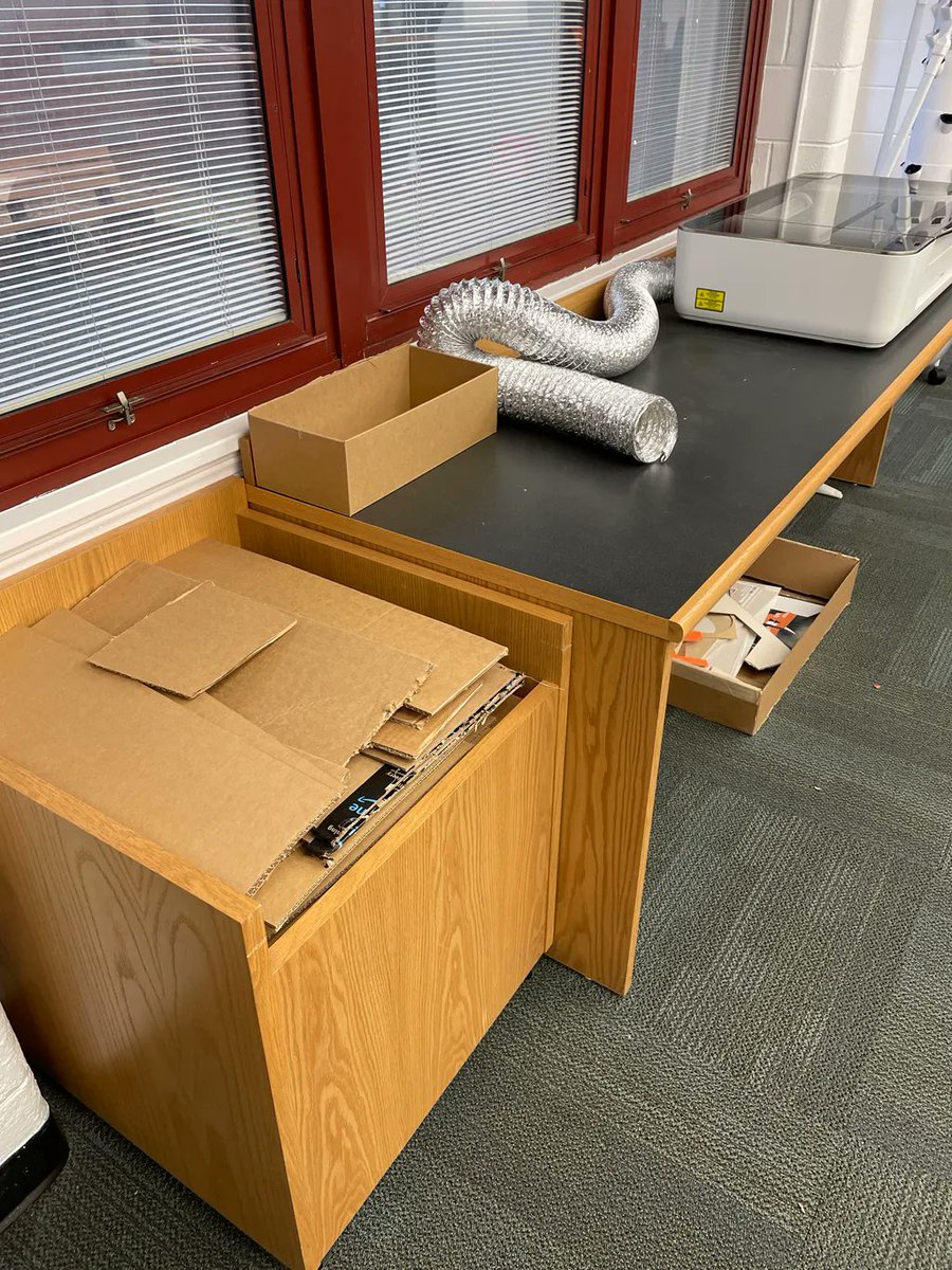 TechedUpTeacher's tweet photo. Proud of this one: in an effort to repurpose old furniture in our classroom, we turned this old library book lift into a cardboard holder that lifts up the cardboard as it gets lighter! #mbmakes #mbpride #education #newjersey #nj https://t.co/VeOuxhToLT