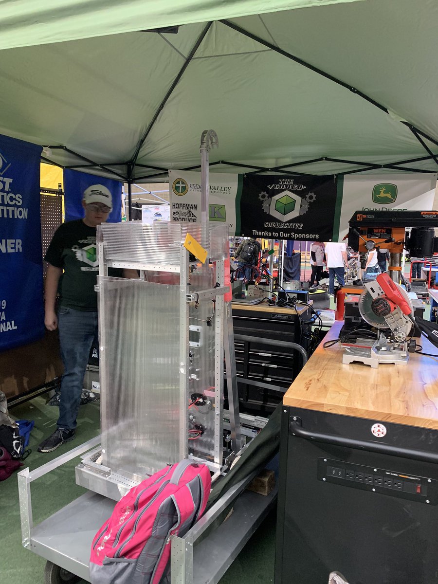 ColumbusFRC's tweet photo. Competition time #FRC #Robotics https://t.co/e7Mg6rkODM