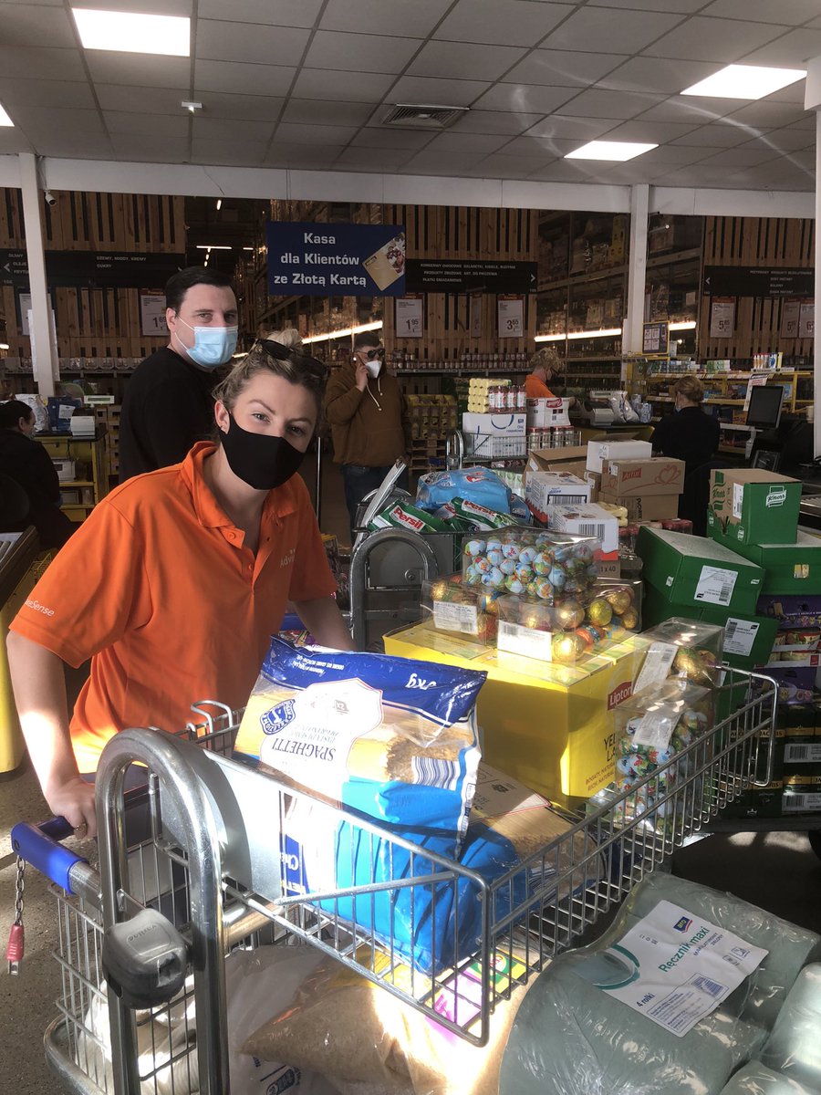 JackkBarton's tweet photo. £2500 spent at Makro on immediate requirements. Off now to deliver them to four separate locations. #OperationUkraine https://t.co/4wbqnSF3iY