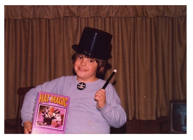 JohnPullum's tweet image. I got this magic set for my birthday when I was very young. I never thought in my wildest dreams that I’d do it for a living and it would take me around the world. I still have the plastic top hat. #magician #magicset #magic