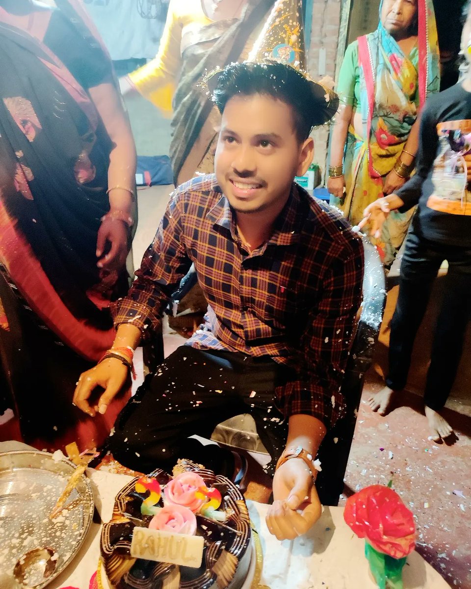 Rahul_Rock108's tweet photo. @Rahul_Rock108 

#birthdayboy #birthdaywishes https://t.co/ZPMubxmGiN