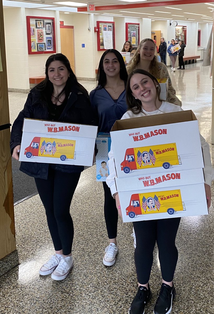 So proud of <a href="/mineolahs/">Mineola High School</a> for donating over 50 boxes of supplies to the Nassau County Legislators’ initiative to help the refugees of the Ukraine crisis. #contributingtoaglobalsociety <a href="/Mineola_SO/">Mineola SO</a>