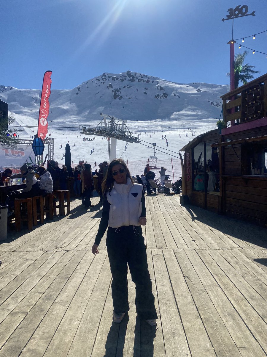 Mariaduffyx's tweet photo. Val Thorens with these legends 😍 https://t.co/T2uD5iEqyj