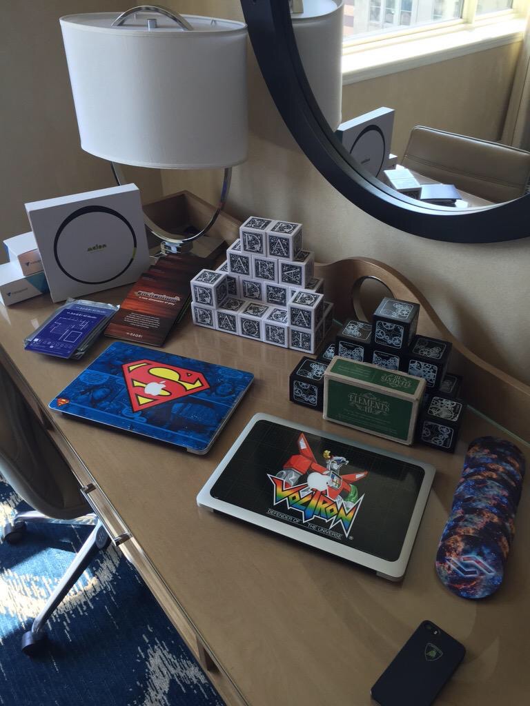 Techbradwaid's tweet photo. Flashback to all the amazing #AugmentedReality stuff @DAQRI had!?  I was lucky enough to have tons of it and show it around.  Anyone remember any of it? #elementcubes #solarsystem #clock #blueprints @JaimeDonally @m_drez @mbfxc @el_chakka @kevinhoneycutt #voltron https://t.co/nw05s71Bc6
