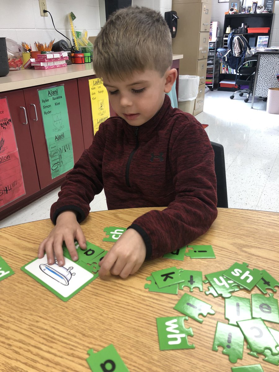 Thank you <a href="/Satothaburr/">Satotha Burr</a> for our blends and digraph puzzles. Best principal ever? We think so! 🧩 <a href="/NSDCarver/">Carver Elementary</a> #gwcstrong