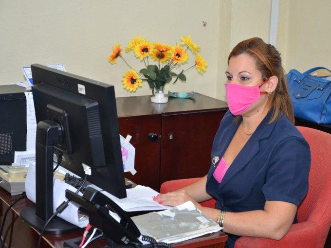 Oportunidades con fuentes renovables de energía para el sector residencial, para más información diríjase a las oficinas comerciales de cada territorio. Allí obtendrá toda la información que necesite.
#CubaVive #loquenosUNEdesarrollo
<a href="/DiazCanelB/">Miguel Díaz-Canel Bermúdez</a> <a href="/arronte_livan/">Liván Nicolás Arronte Cruz</a> <a href="/CeperoHernandez/">Jorge Armando Cepero Hernández</a>