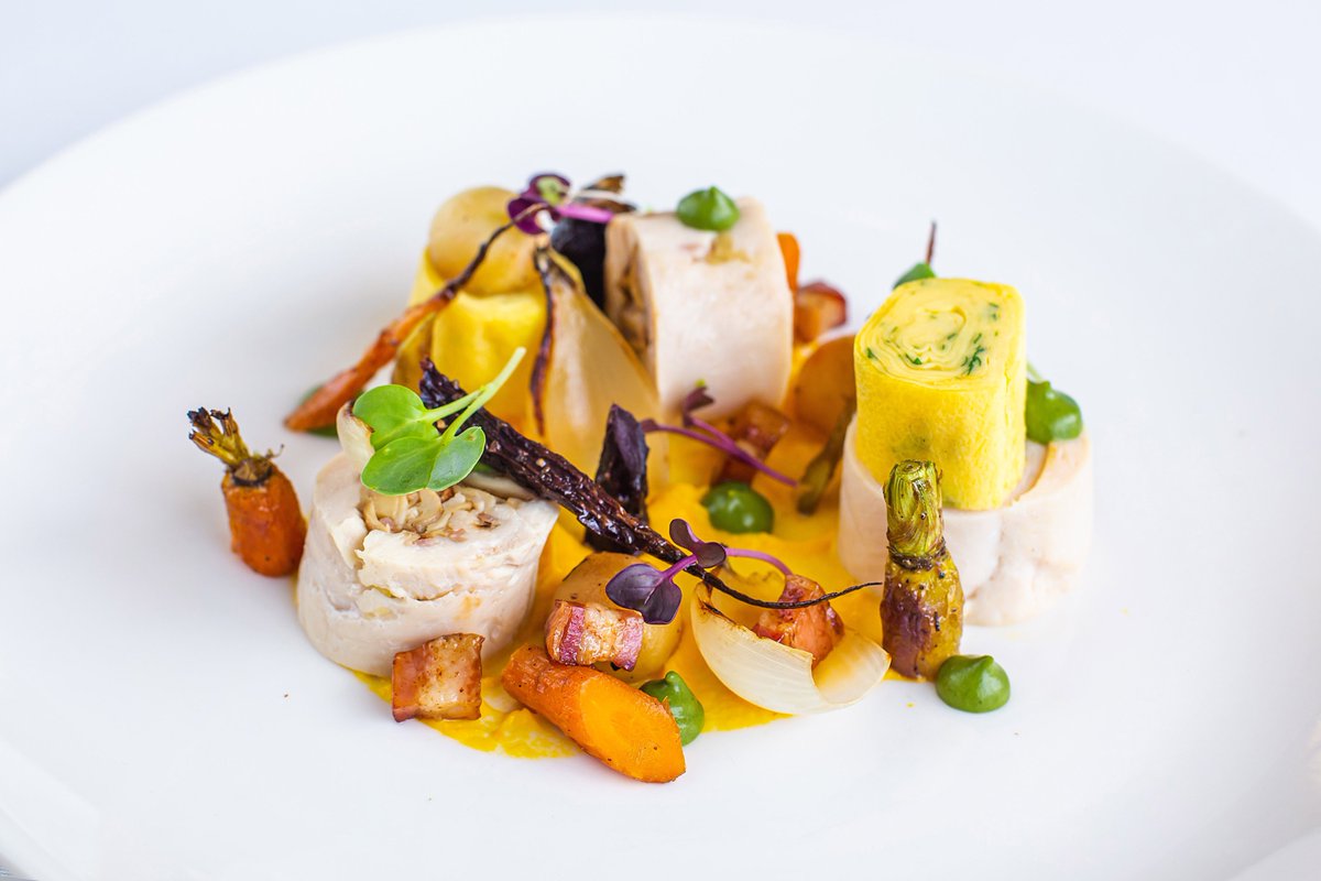 Throughmywinegl's tweet photo. #ASymphony | From 31 March to 3 April 2022, @CapeTown_Opera in collaboration with #TheVineyardHotel Newlands, will host four unique performances entitled BON APPÉTIT! The stunning music and cuisine event will take place at The Restaurant. https://t.co/5sLZMBFsU3