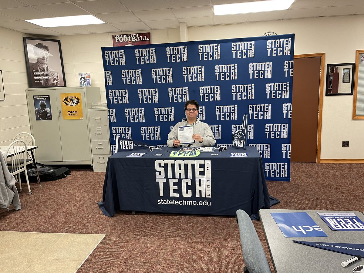 GTC_CT's tweet photo. Congratulations Orville Booher IV from Chadwick. Signing with State Tech  @statetechmo. Orville is a student in @gtc_ct @gibsontech in @RSWolves. Orville also has a PC Pro certification. https://t.co/qTwwQBZ7YI