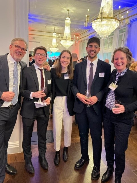 CMFScholarships's tweet photo. #TBThursday to last week's fantastic catch up with our #CMFScholars at #CanadaHouse @CanadianUK  @CanUKFoundation @kgreene52 @abe_218 @Daniel_Judd https://t.co/gyAmrXHDgl