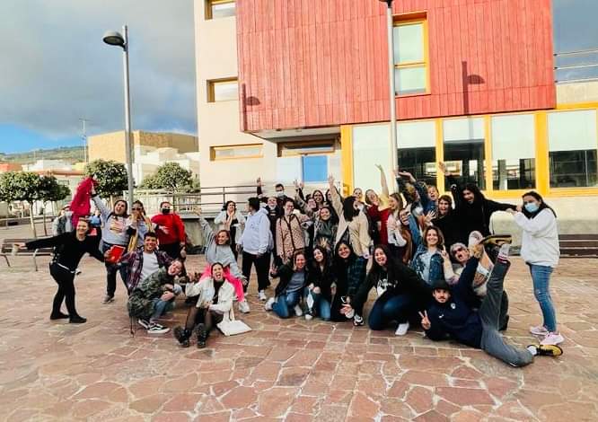 Cs_Tenerife's tweet photo. Por la tarde, continuó otra formación, en esta ocasión con los participantes en el Proyecto NOE, 40 personas que se están formando en diseño y ejecución de políticas juveniles en los 31 municipios de #Tenerife.
#TenerifeenMarcha #Junvetud #CabildodeTenerife https://t.co/pA4bF7ZmI5