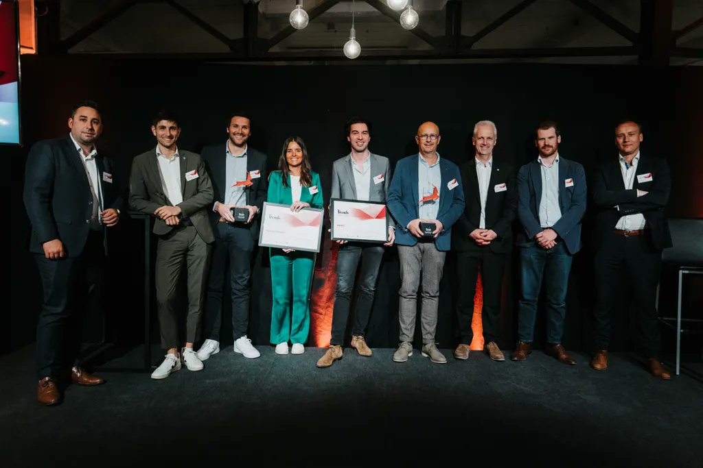 Group S - FR tweet media