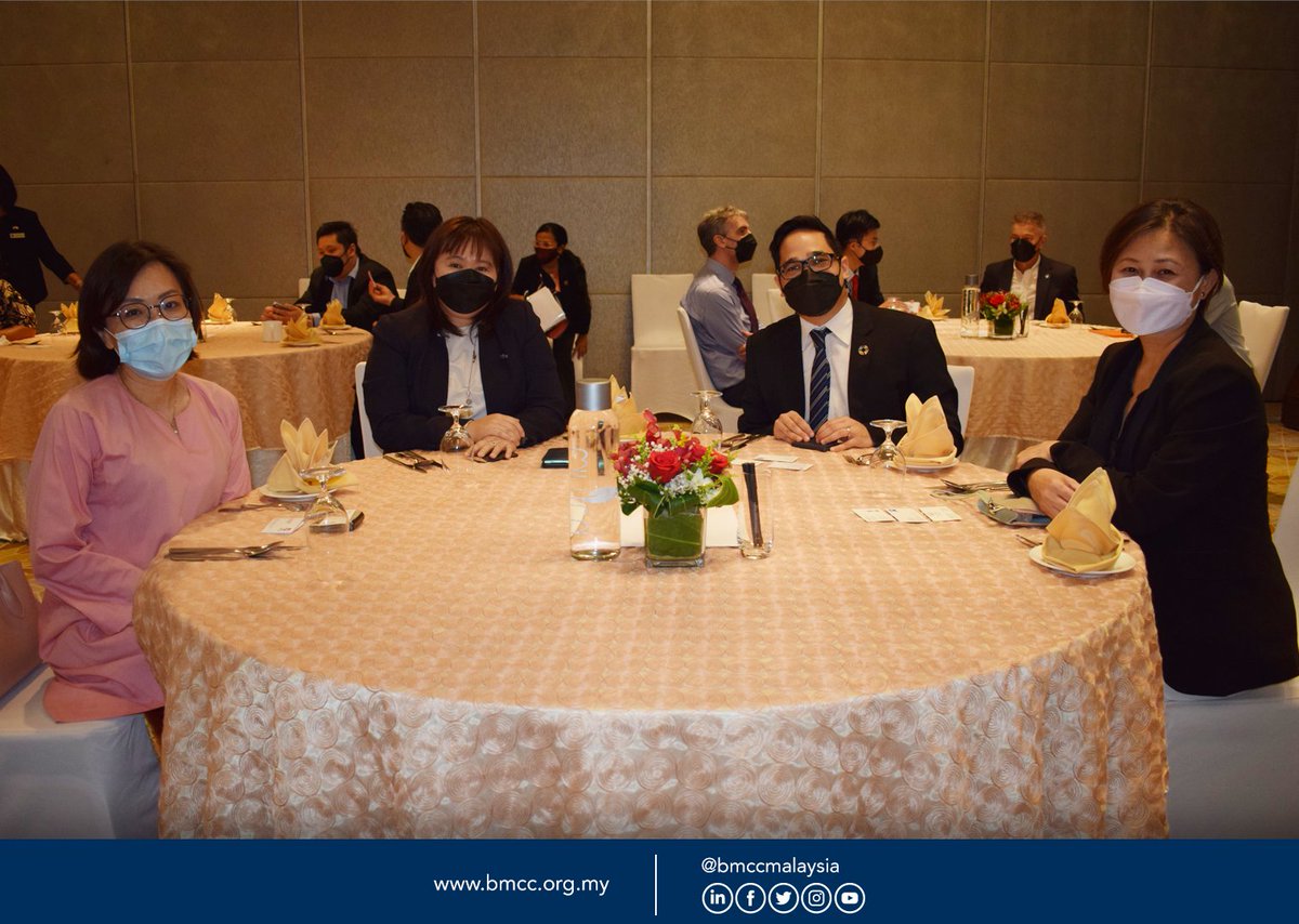 BMCCmy's tweet photo. The BMCC signed two separate MoUs with @UNGCMYB and @BSI_Malaysia respectively to raise awareness and understanding of sustainability and climate change practices within Malaysian businesses.
Learn more: https://t.co/seW4uCDpFC
#BMCC #BMCCMember #MoU https://t.co/hAHBuRPx0d