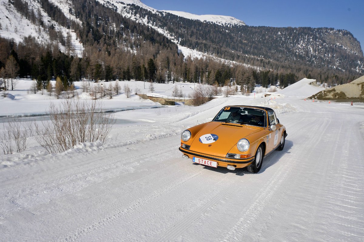 AutoAddictsUK's tweet photo. Its a snow day, the sun's out.  Down tools and let's go! 

Want to escape? Looking for adventure in your classic cars? - Follow us..  

#classicadventure #classicrallies #classictours #classiccarmeetings
#classicraces #classiclifestyle https://t.co/DtoofFrTRh