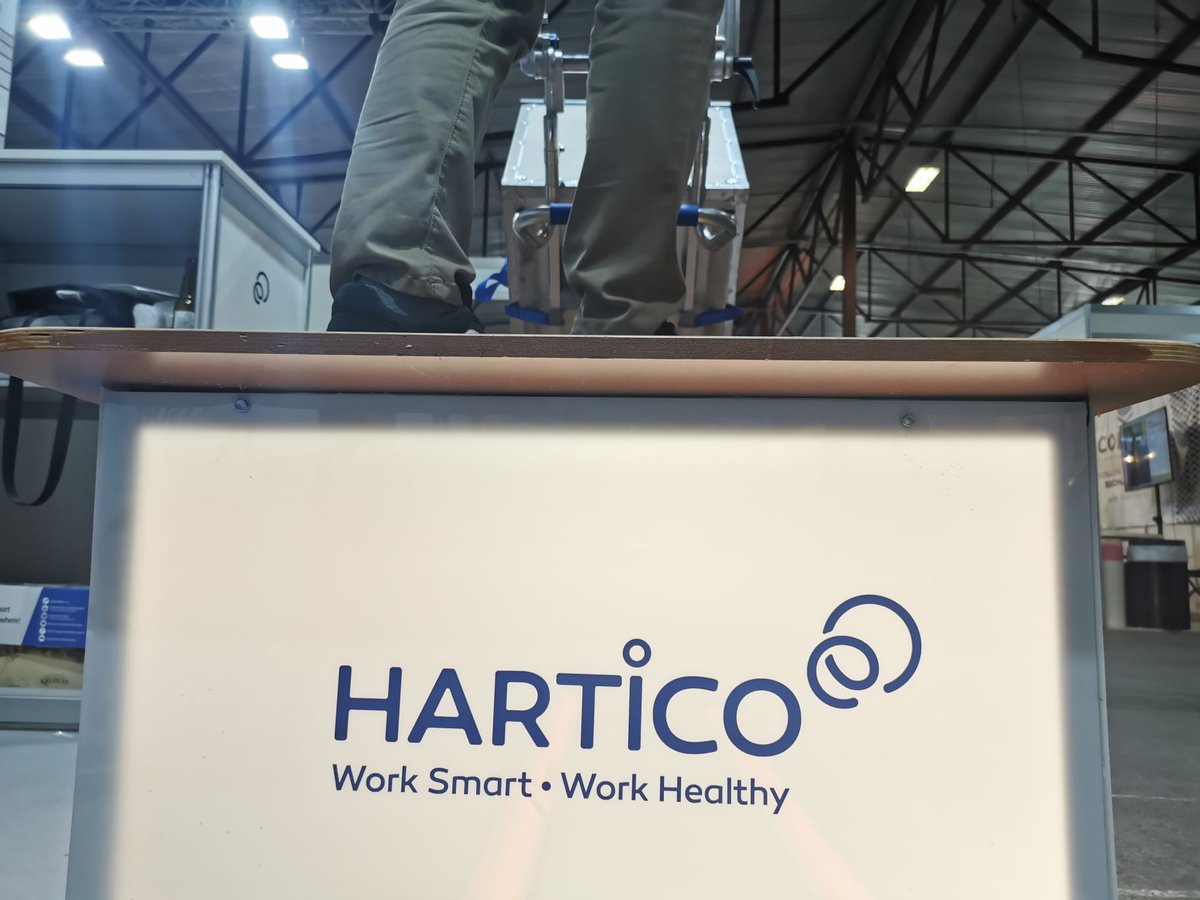 Ergosante's tweet photo. Ergosanté et Arnaud Declomesnil, son directeur commercial, sont présents au Salon House de #Riga, en #Lettonie, aux côtés d'#Hartico OÜ, nouveau distributeur des produits Ergosanté - dont le harnais de posture HAPO - pour les pays baltes ! 🇱🇻
#exosquelette #exoskeleton https://t.co/mQKrlxqVnn