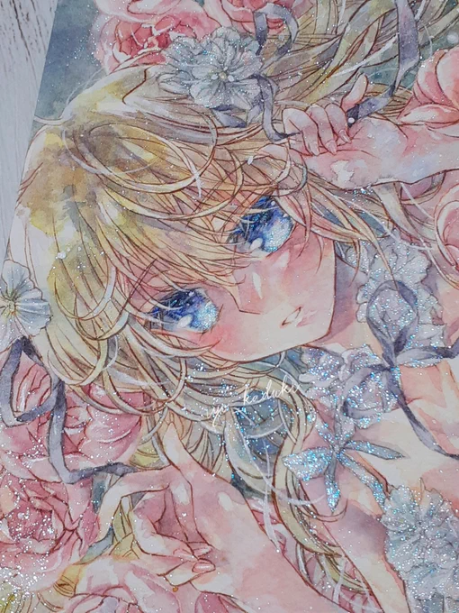 キラキラする画材を普段あまりないくらいのせました✨
桜花めちゃめちゃ輝いてます… 