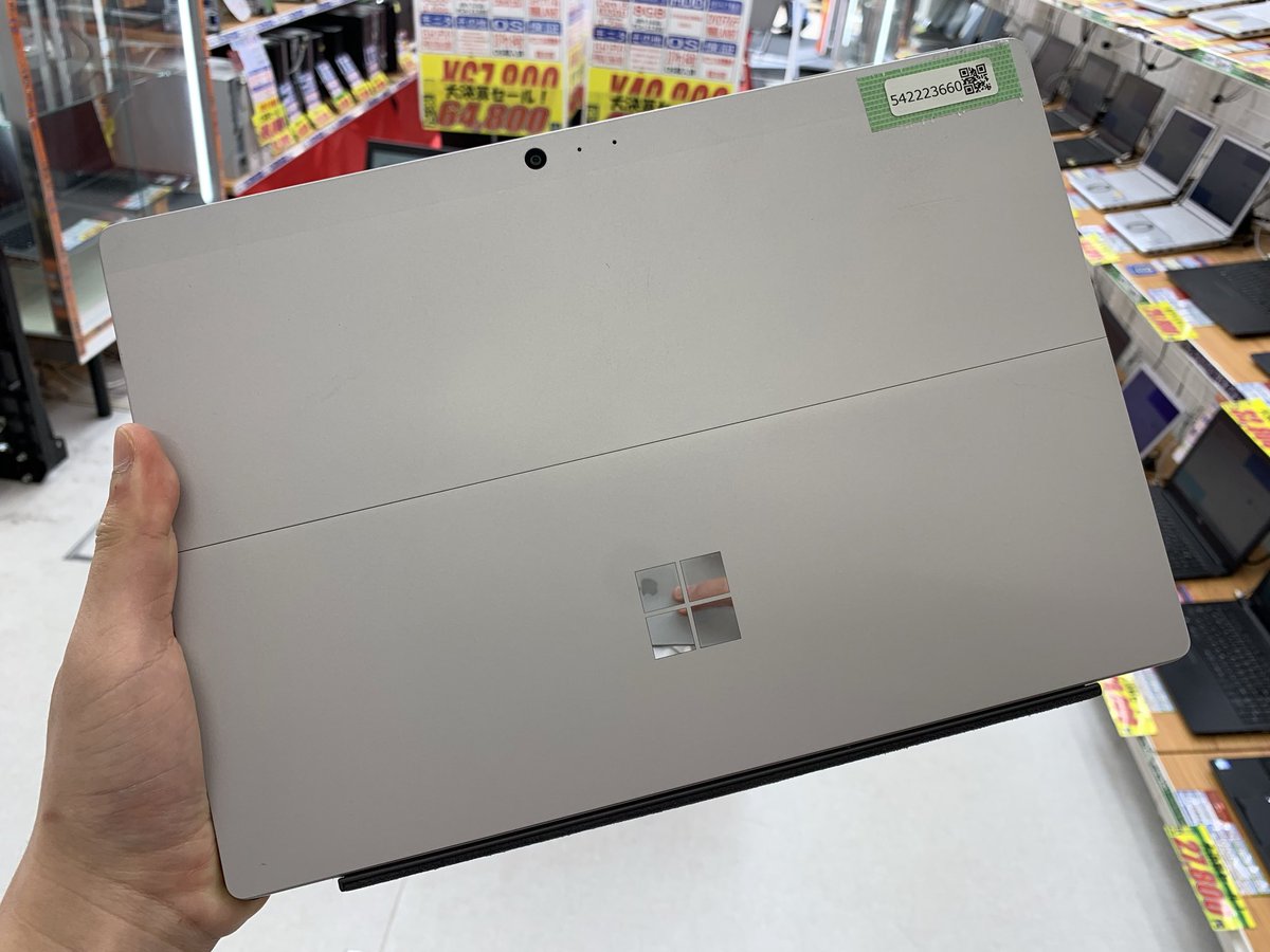 PCcomfullAKB4's tweet image. 今週の秋葉原4号店限定セール！
②【Surface Pro 5】
第7世代i5搭載のWinタブ！キーボード付きで、事務作業も楽々♪
メモリ8GB入りでスペックバッチリ👌LTEにも対応してます📶
※SIMスロットに関しては、動作未確認のため、保証対象外となります。

在庫は計7台！
#SurfacePro5.#Microsoft #Winタブ