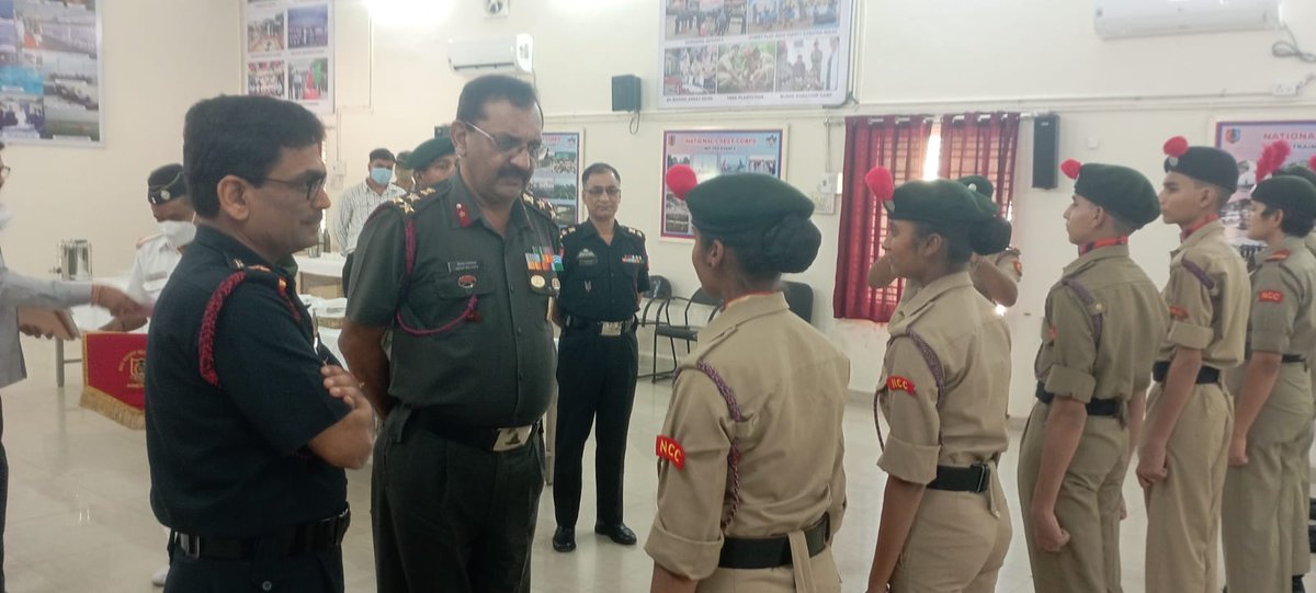 NCC_Dte_Gujarat's tweet photo. #NCCGUJARAT
"Group Best Cadets Award 2021" A prize distr ceremony was org by Ahmedabad Gp &amp; prizes were given to 8 best Cdts  by Gp Cdr Ahmedabad Gp at Law Garden.

@HQ_DGNCC
@DefencePRO_Guj 
@jitu_vaghani https://t.co/V9ymZc22o8