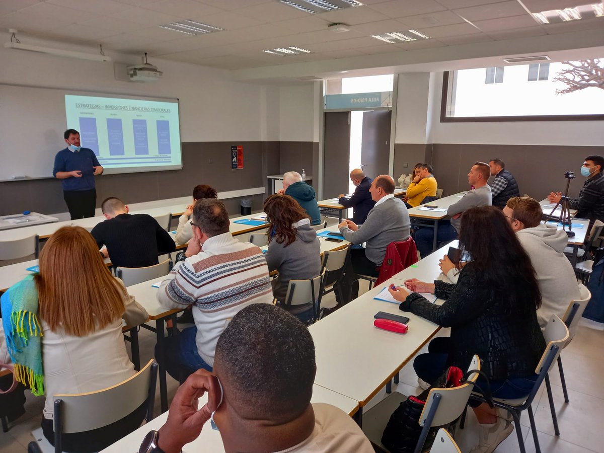OPPORTUNITY_ALC's tweet photo. #Éxito en la @UA_Universidad el pasado viernes💪 Volcados ya en el siguiente #curso de #Criptoactivos
#Gracias Alberto por la magnífica exposición.
#PYMES #Autónomos #AsesoresFiscales💣💥
En breve, más info.. 
#investment #fiscalidad #UA #Criptomonedas #Token #blockchain https://t.co/oqBcpFfiUW