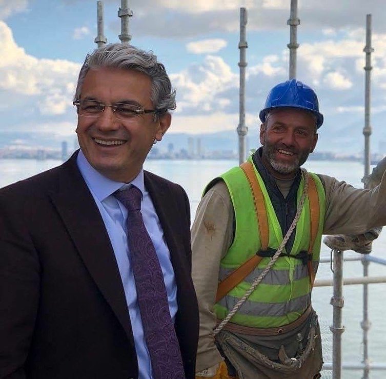 hmutluakpinar's tweet photo. Paha biçilmez eserlerin taklitleri yapılır! Ulu Önder Gazi Mustafa Kemal Atatürk’e olan bağlılığımızı gösteren anıtımızı 2018 yılında daha özgün hale getirerek altına kadına saygı müzesini yaptık.HAYALLER EMEK VE CESARET İSTER”Sizi taklitçiler sizi @rizebelediye @06melihgokcek https://t.co/tdlWalH91s